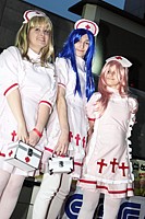Y�jir� Shih�dani, T�ru K�no et Mikoto Yutaka en nurses (Princess Princess)