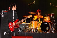 Bassiste, batteur (Concert Aoi)