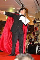 Le pr�sentateur en vampire ([libre])