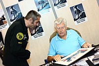 L'acteur Dave Prowse en d�dicace (Dark Vador dans Star Wars) 