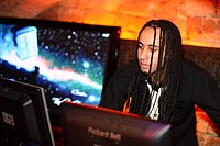 DJ Shade lance la musique